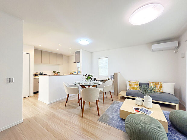 【【建物プラン例:LDK】】参考プランはZEH水準となります。
建物面積:95.64m2|建物参考価格:2400万円(外構費用、設計費用は込み)※地盤改良が発生したら、最大30万円かかります。