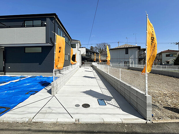 【【カースペース：2号棟】】JR青梅線「福生」駅まで徒歩12分、JR八高線「東福生」駅徒歩利用可能！幹線道路から奥多摩街道などへアクセスも良く車でのお出掛けもスムーズに行える立地。