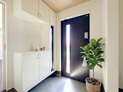 【施工例：Entrance】