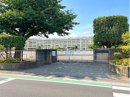 青梅市立第三小学校 650ｍ(徒歩9分)