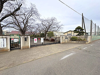 あきる野市立西中学校 1200ｍ(徒歩15分)