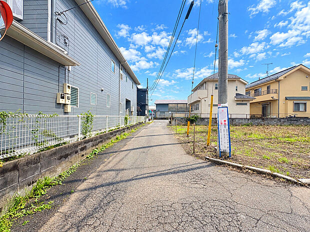 【【前面道路】】建売では叶わないプランやカラーセレクトのご相談可能!
費用を抑えつつ、より理想に近いマイホームの建築が叶います。