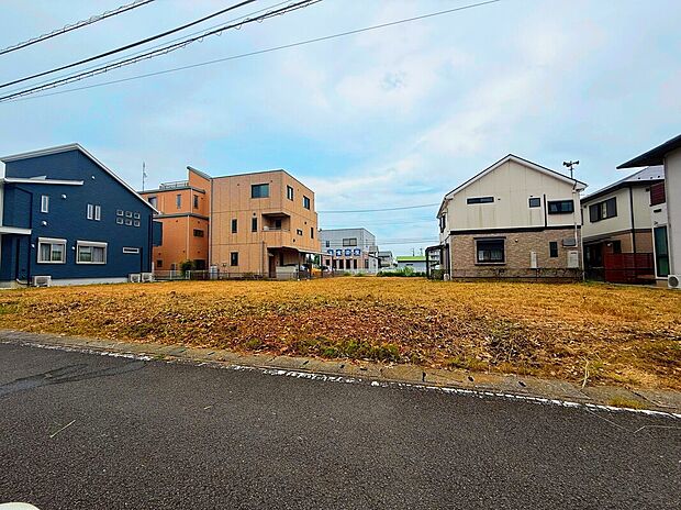 【【現地】】全3棟の街並みが誕生。全館空調システム「Z空調」を搭載した、1年中快適な温度の住まいです。