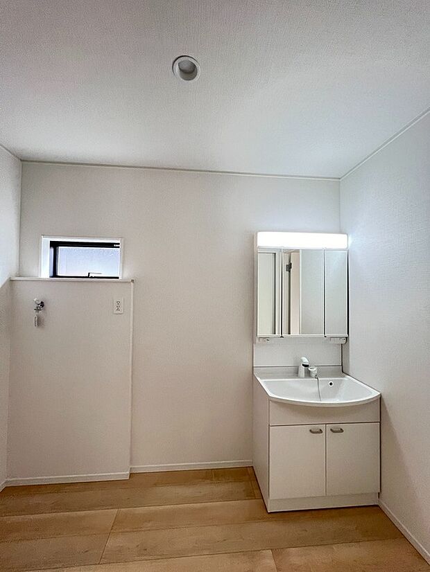 【洗面化粧台】三面鏡付き洗面化粧台