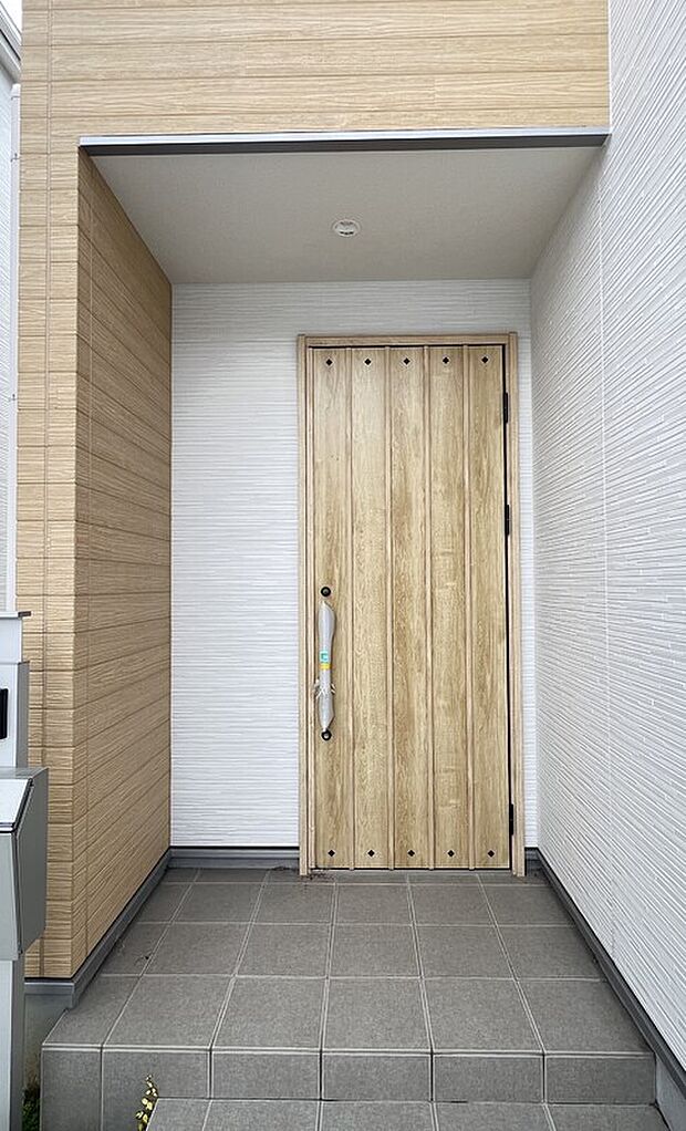 【玄関】ゆとりある玄関まわりで毎日の出入りも快適