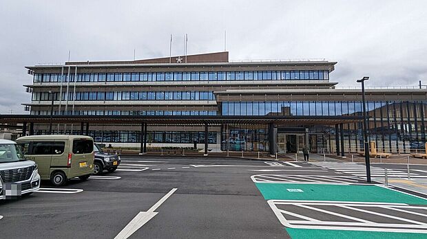 桜井市役所新庁舎（約413m）