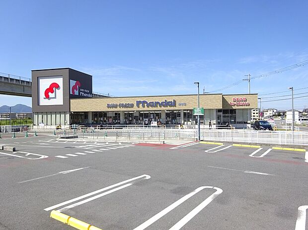 mandai(万代) 坊城店（約704m）