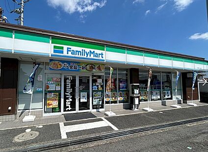 ファミリーマート 奈良上牧町店 1422ｍ
