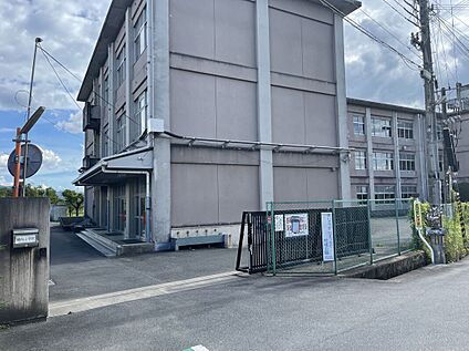 桜井市立纒向小学校 423ｍ