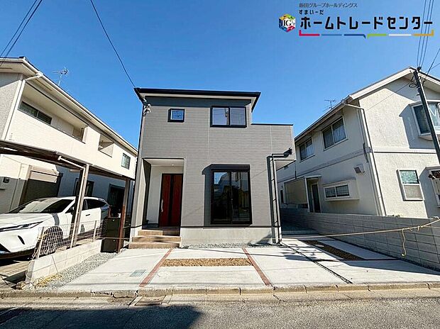 【外観】
現地をご覧いただきながら、住まいの夢をお聞かせください。
充実の収納と機能性を兼ね揃えた見どころ満載の現地は毎週土日祝内覧会開催中！是非ご来場を。