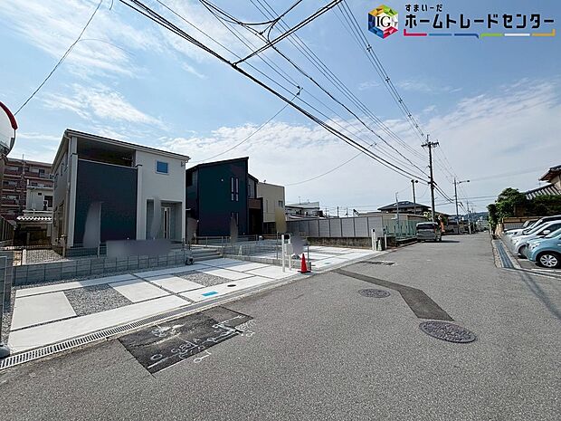 【前面道路含む現地写真】
気になった物件すぐにご見学対応させていただきます♪平日・お仕事帰りなど、いつでもご案内可能です♪周辺環境と併せて、実際に現地をご確認ください♪
