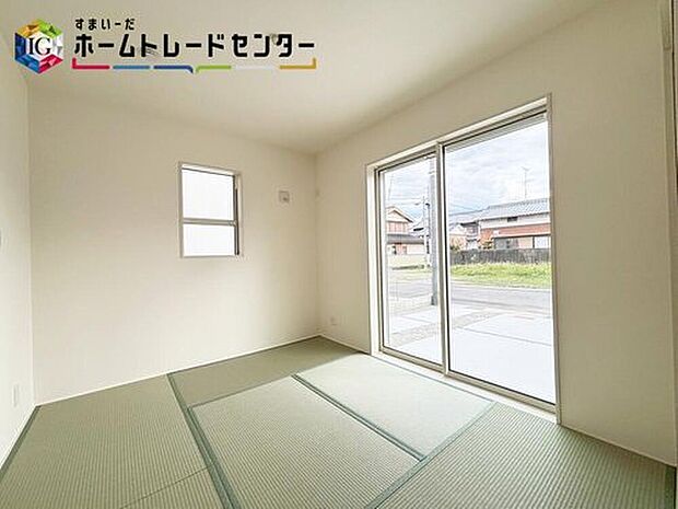 【リビング以外の居室】和室はライフスタイルによってリビングの延長としてお使いになることも、客間としてお使いになることもできます♪