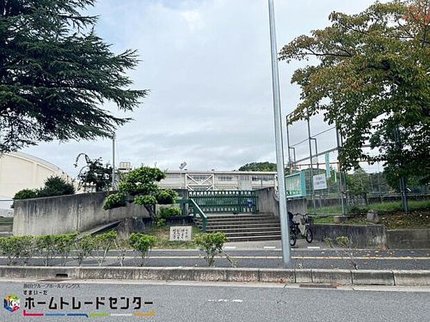天理市立山の辺小学校(約1,300m)