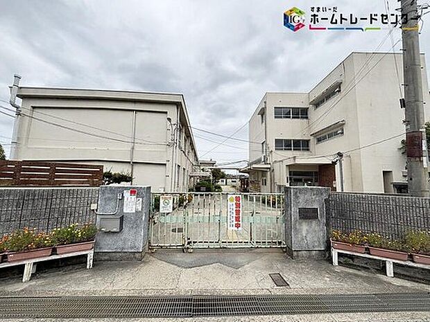 奈良市立富雄南小学校(約1,210m)