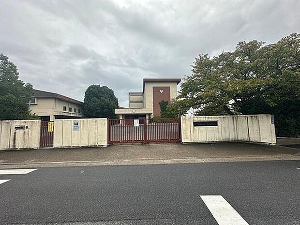 斑鳩町立斑鳩南中学校（約470m）