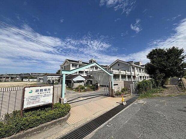 奈良市立佐保川小学校（約520m）