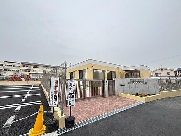 明治わらべこども園（約1,300m）