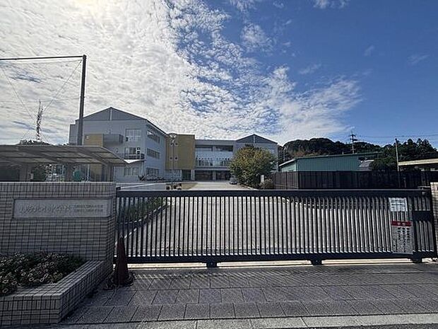 生駒市立生駒北中学校（約1,080m）