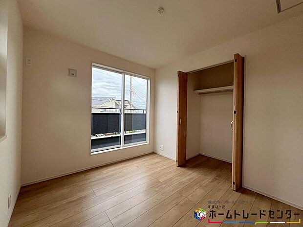 【収納】全居室に収納を完備しておりますので、いつでもお部屋をすっきりとお使い頂けそうです。自分好みのインテリアやレイアウトを考えるのも楽しみです♪