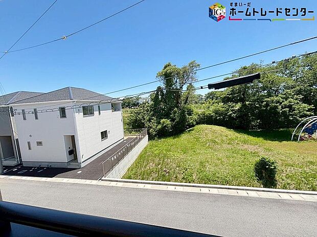 【住戸からの眺望写真】周辺は閑静な住宅地となっております。風通しも良く穏やかな時間をお過ごしいただけます。