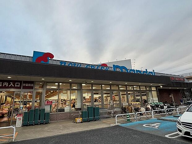 万代学園前店（約1,069m）