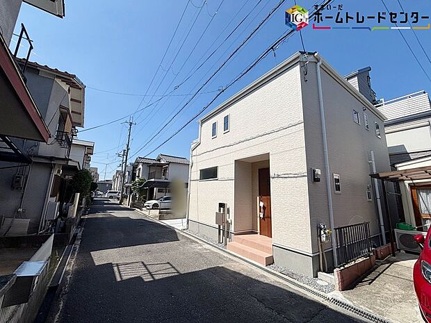 【【前面道路含む現地写真】】車通りの少ない前面道路!小さなお子様がいても安心です♪現地をご覧いただきながら、住まいの夢をお聞かせください♪