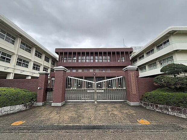 大和高田市立浮孔西小学校（約450m）