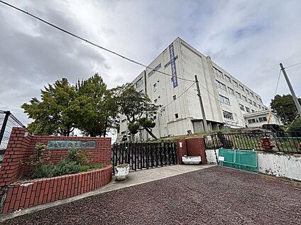 奈良市立伏見中学校 650m (徒歩9分)