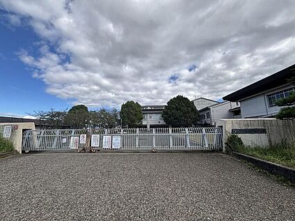 大和郡山市立片桐中学校 260m(徒歩4分)