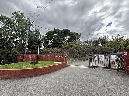 大和郡山市立郡山中学校 900m(徒歩12分)