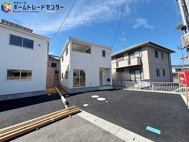 【現地外観写真※7号棟】一戸建ての大きなメリットは、「自分の土地」を自由に使えること。好きなペットが飼えるほか、ガーデニングやＤＩＹ、車やバイクの手入れなど様々な趣味を楽しめます♪