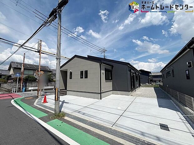 【【現地外観写真】】※1号棟敷地面積67坪を超える開放感のあるお住まいです！ＪＲ和歌山線「志都美」駅まで徒歩10分の駅チカ物件という点も魅力的♪