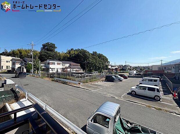 【【眺望】】周辺は閑静な住宅地となっております。風通しも良く穏やかな時間をお過ごしいただけます。