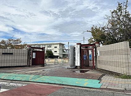 田原本町立田原本小学校 2200m (徒歩28分)
