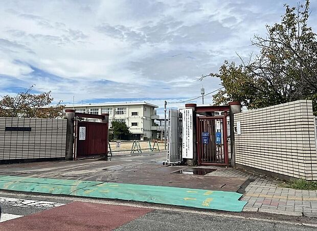 田原本町立田原本小学校（約2,200m）