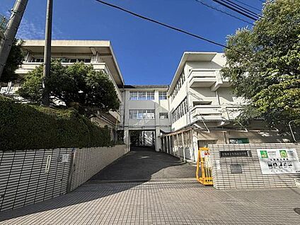 生駒市立生駒南小学校 210m( 徒歩3分)