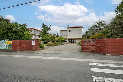 鴻巣市立鴻巣北中学校 340m