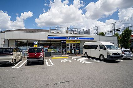 ローソン立川羽衣町二丁目店 210m