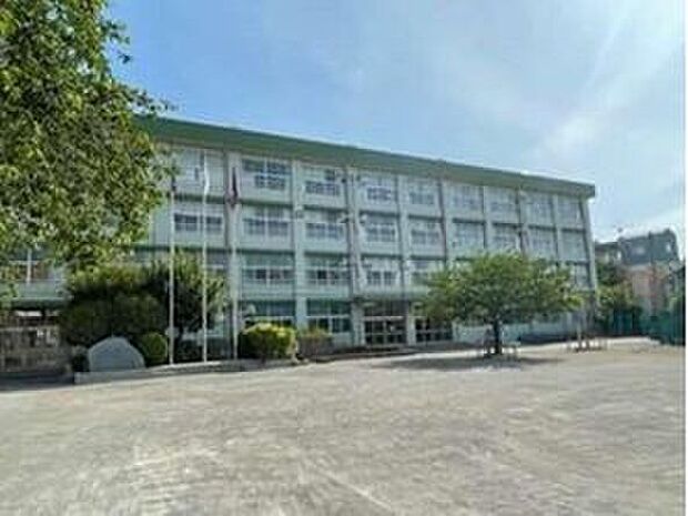 練馬区立練馬第二小学校(約547m)