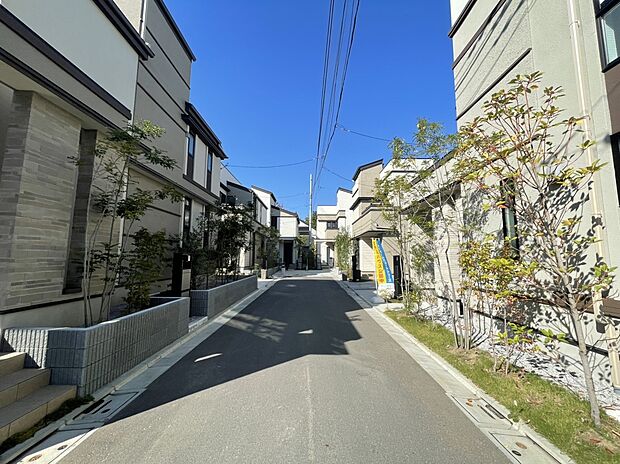 【前面道路】南向き全8邸の新街区