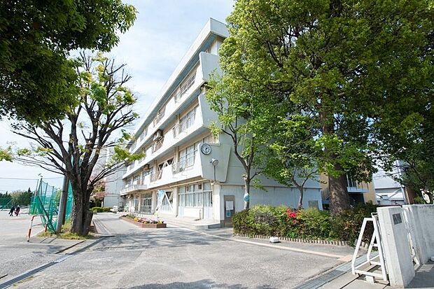 新座市立第二中学校（約1,900m）