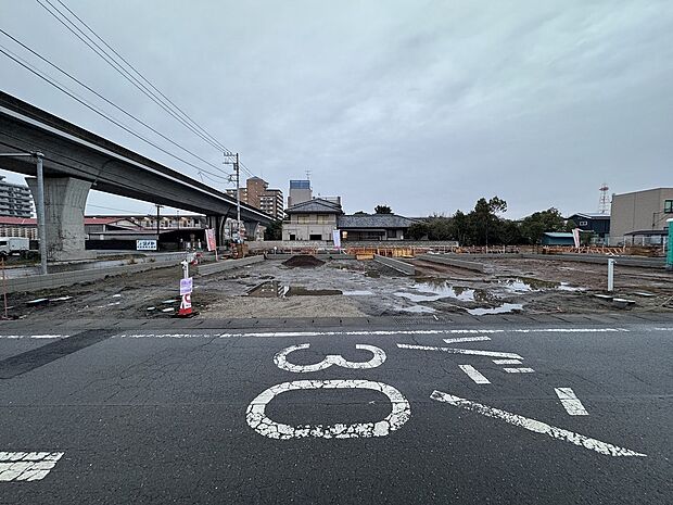 前面道路からの全体