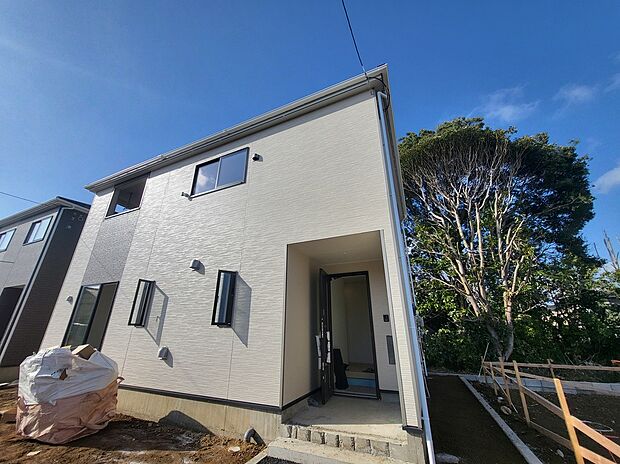 【6号棟南側外観】6号棟を南側から撮りました。