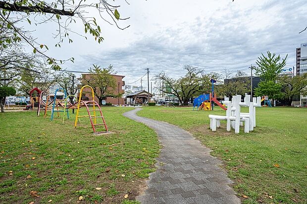 八瑞公園（約160m）