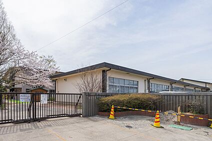 学校法人育英学園伊文保育園 650m