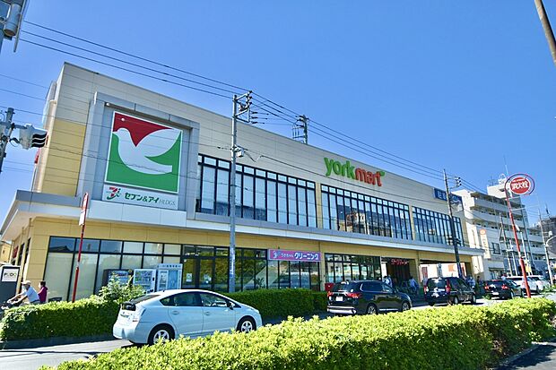 ヨークフーズ練馬平和台店(約707m)