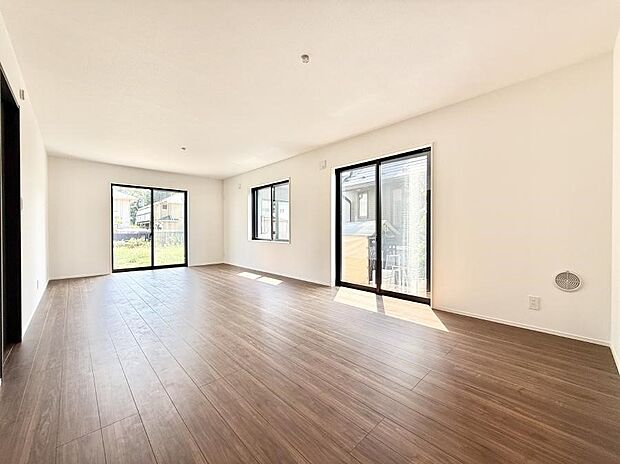 ■くつろぎと笑顔が集まる、心温まるリビング