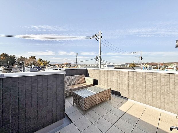 ■ 自然を身近に感じる、開放的なバルコニー