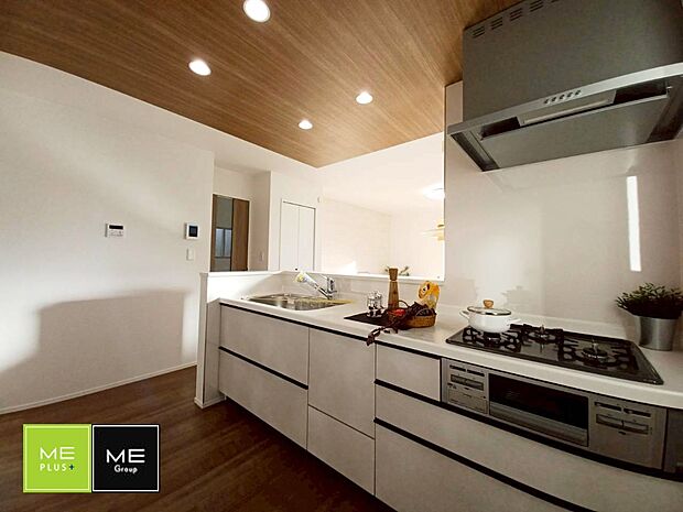 ■家族の絆を深める、温もりのあるキッチン