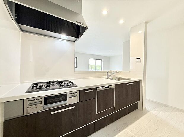 ■シンプルで美しく心地よい時間を生むキッチン空間